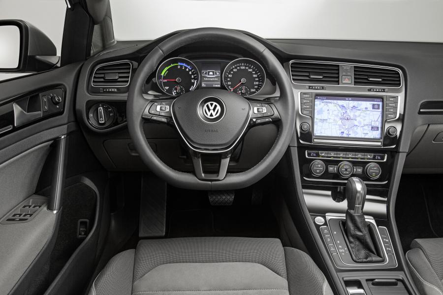 Торпедо Volkswagen Golf BlueMotion TwinDrive Concept (Typ 5G) 2013 года  (фото 4 из 4)